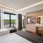 Shining Star Hotel