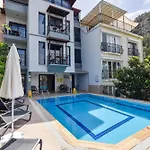 Royalis Boutique Suites