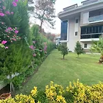 Marmaris Te Denize Yakin Iki Arti Bir Lux Daire
