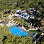 Villa Sharapova