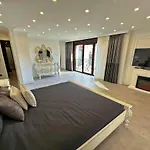 6-Room Villa With Private Pool And Garden