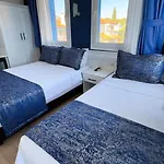 Ezer Hotel