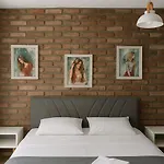 Greenpoint Hotel