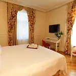 Corinne Art & Boutique Hotel