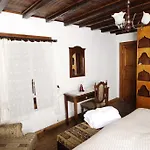 Collage House Hotel