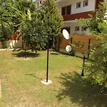 Villa Sari