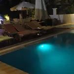 Lapis Port Surf Hotel