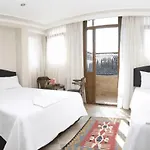 Dom Hotel