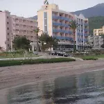 Kalamaki Beach Hotel