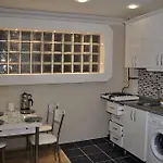 Serra Suites