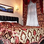 Zennure Residence
