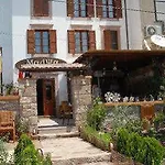 Madya Hotel And Restaurant (Adults Only)