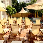 Two Seas Hotel