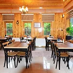 Goblec Hotel & Bungalow