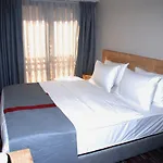 Mojo Suits Otel