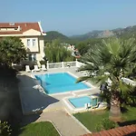 Nicholas Gate F 1 Villa(Shared pool)