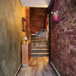 Innjoy Hostel - Adults Only