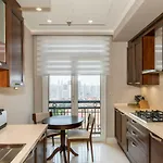 Ist Flats Serviced Apartments-Emaar Sq