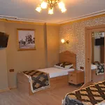 La Casa Suites