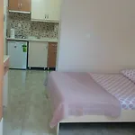 Avsar Apart