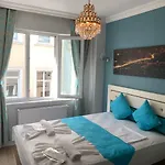 Royal Family Hotel