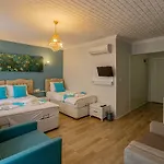 Royal Family Hotel