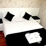 Full House Boutique Otel