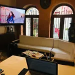 Full House Boutique Otel