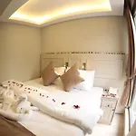 X-Nellyi Hotel