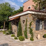 Zigo'S Hotel