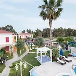 Alaroof Hotel