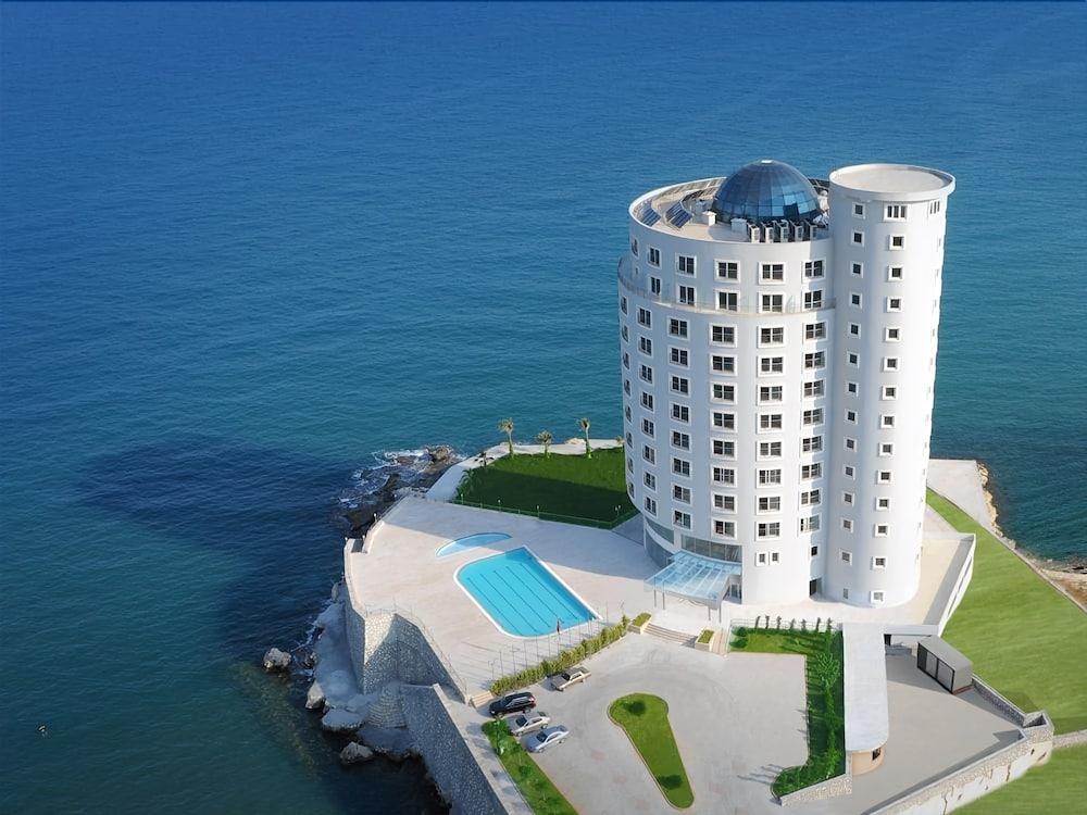 Lamos Hotel