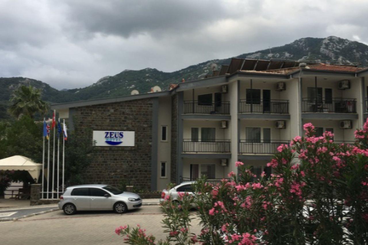Zeus Hotel