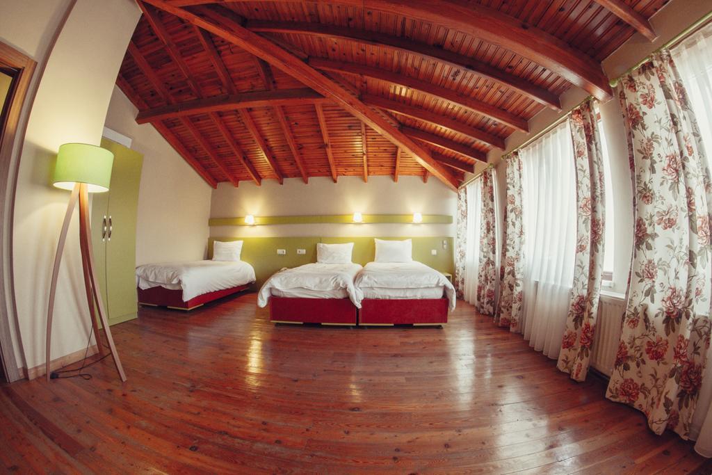 Rhebas Hotel 3*