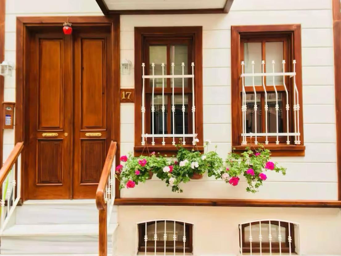 Authentic Turkish Standard * Istanbul