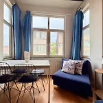 High Ceiling Central Cozy Apartment With 3 Bedroom Beyoglu