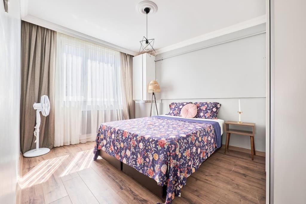 Апартаменты A Flat In The Center With Terrace *