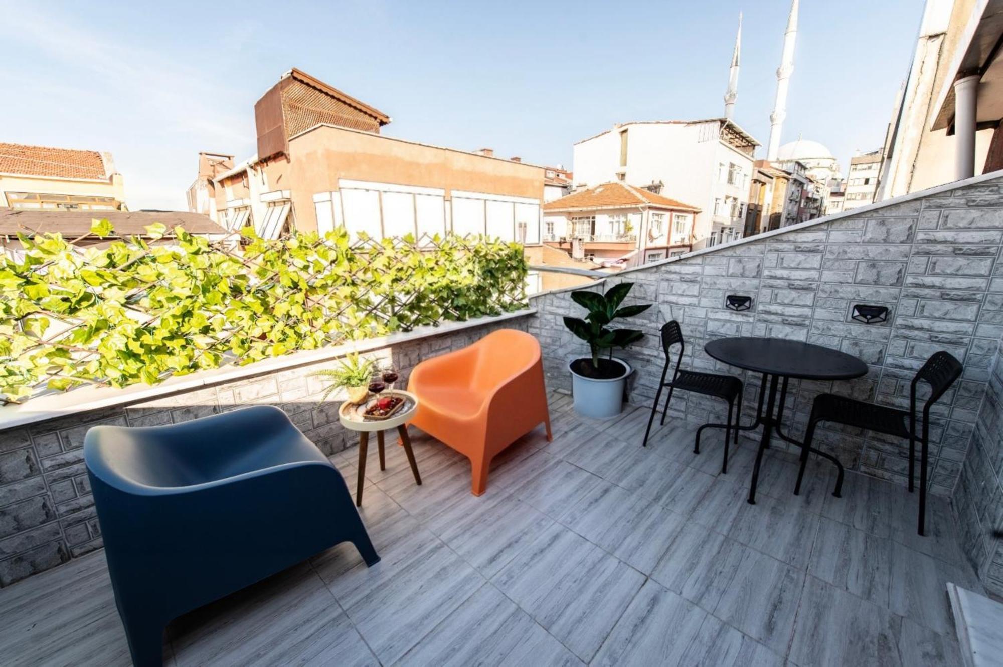 Dach Wochnung Mit Großer Terrasse Privatunterkunft *
