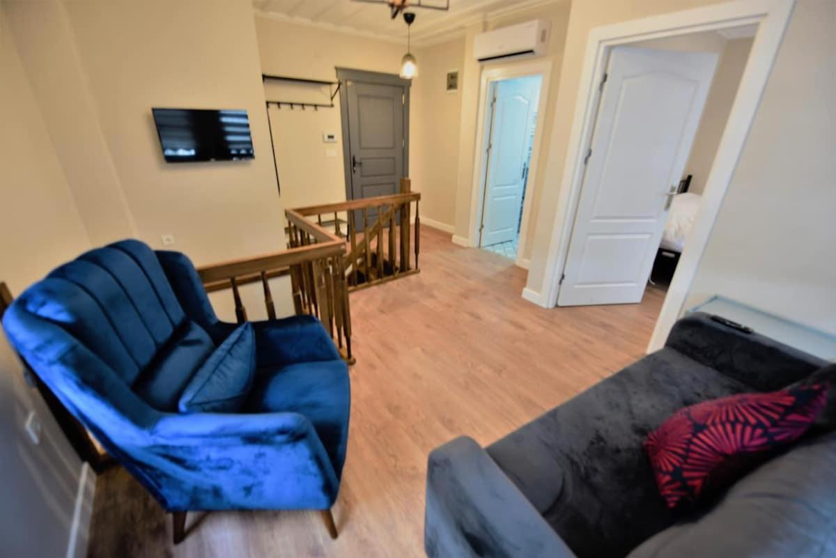 Appartement A Spacious 3 Duplex Close To Istiklal Boulevard Istanboel