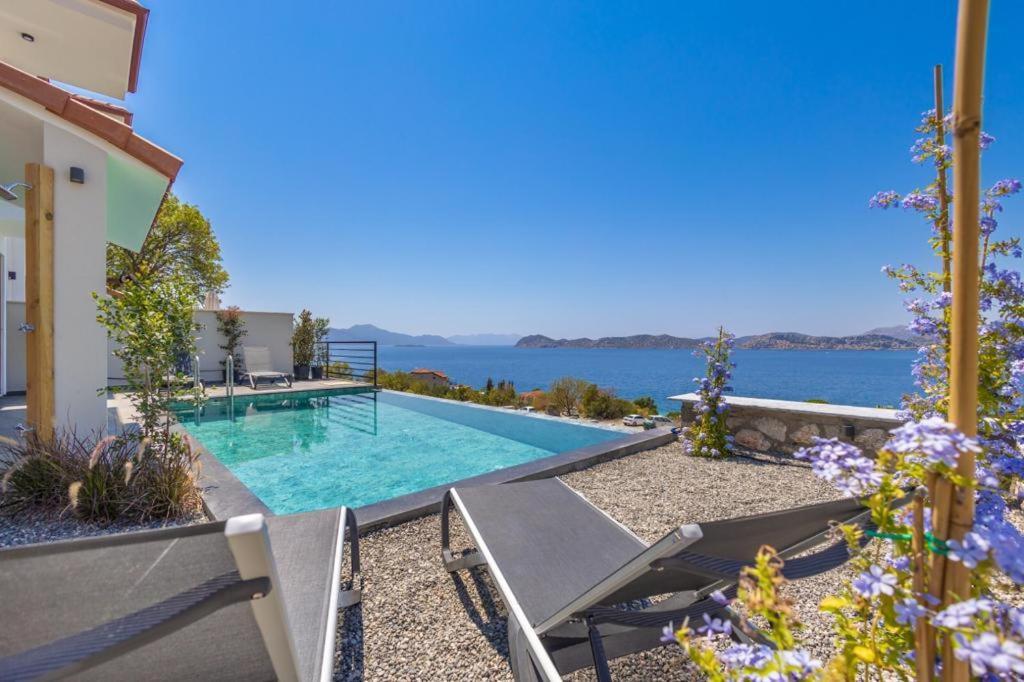 Yasemin Soeguet'de Oezel Havuzlu Villa *