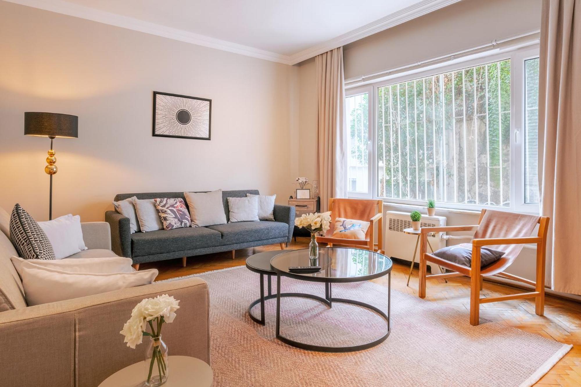 Apartment Chic Roomy Flat W Balcony 2 Min To Citys Nisantasi Istanbul